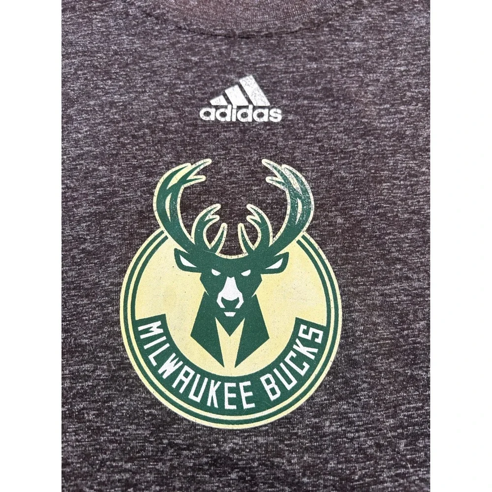 Adidas Milwaukee Bucks NBA Ultimate Mens 2XL Gray Long Sleeve Climalite Shirt